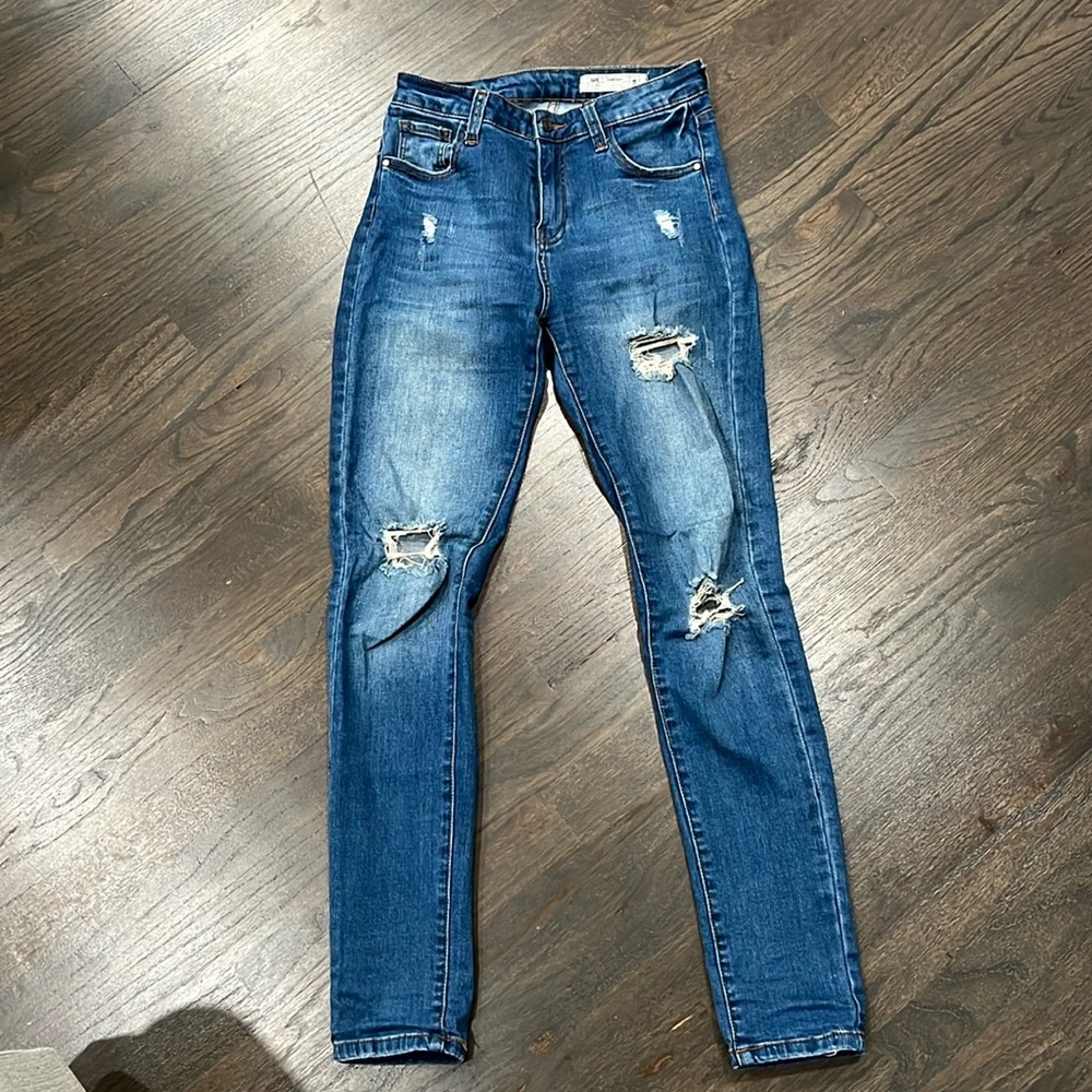I&M jeans Kylie skinny ripped jean